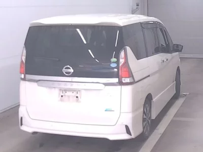 Nissan SERENA  с аукциона в Японии