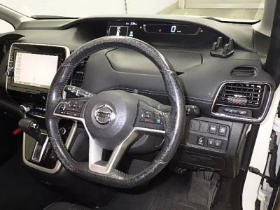 Nissan SERENA  с аукциона в Японии