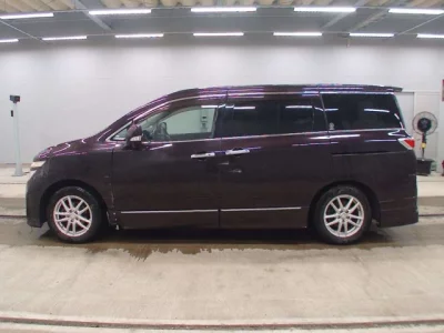 Nissan ELGRAND  с аукциона в Японии