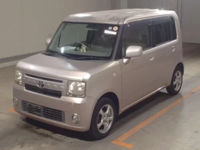 Toyota PIXIS SPACE  с аукциона в Японии