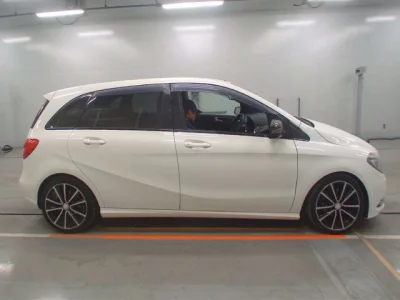 Mercedes-Benz B CLASS