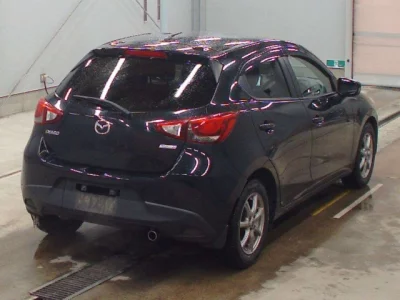 Mazda DEMIO  с аукциона в Японии