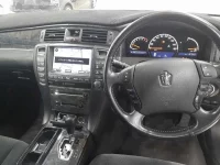 Toyota CROWN лот № 30410 оценка 4  с аукциона в Японии 8