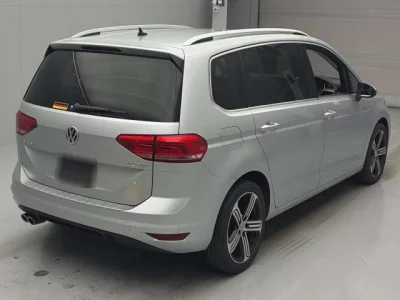 Volkswagen GOLF TOURAN