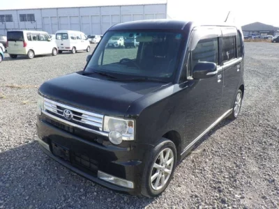 Toyota PIXIS SPACE  с аукциона в Японии