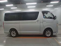 Toyota HIACE VAN лот № 30473 оценка 3.5  с аукциона в Японии 2