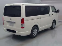Toyota HIACE VAN лот № 76015 оценка 5  с аукциона в Японии 1