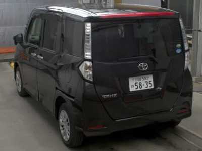 Toyota TANK