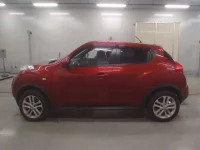 Nissan JUKE лот № 30547 оценка 3.5  с аукциона в Японии 3