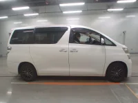 Toyota VELLFIRE лот № 30567 оценка 3.5  с аукциона в Японии 2
