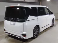 Toyota VOXY лот № 2103 оценка 5  с аукциона в Японии 1