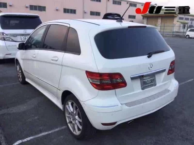 Mercedes-Benz B CLASS