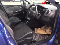 Renault LUTECIA лот № 8064 оценка 3.5  с аукциона в Японии 3