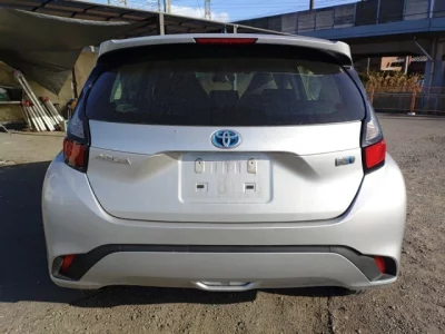 Toyota AQUA  с аукциона в Японии