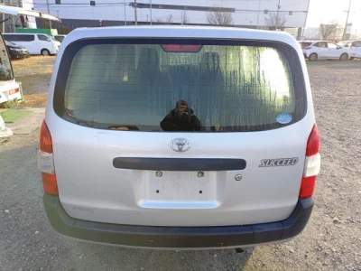 Toyota SUCCEED