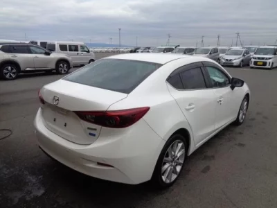 Mazda AXELA  с аукциона в Японии