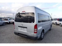 Toyota HIACE VAN лот № 1053 оценка 2  с аукциона в Японии 1