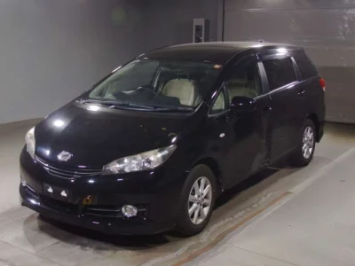 Toyota WISH  с аукциона в Японии