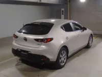 Mazda MAZDA3 лот № 2235 оценка 4  с аукциона в Японии 1