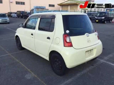 Daihatsu Esse