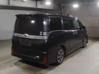 Toyota VOXY лот № 2267 оценка 3.5  с аукциона в Японии 1