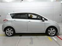 Toyota RACTIS лот № 36028 оценка 3.5  с аукциона в Японии 2