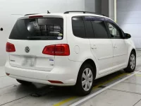Volkswagen GOLF TOURAN лот № 38033 оценка 4  с аукциона в Японии 1