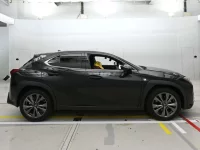 Lexus UX лот № 36033 оценка 6  с аукциона в Японии 2