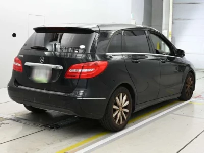 Mercedes-Benz B CLASS