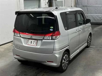 Mitsubishi DELICA D2