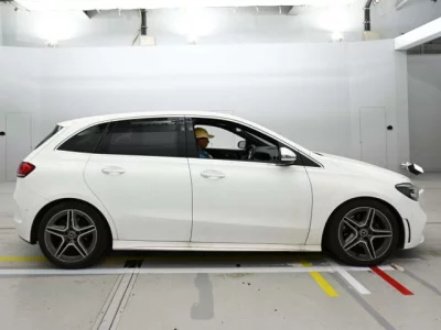 Mercedes-Benz B CLASS