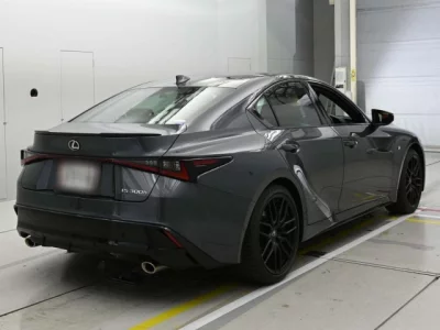Lexus IS