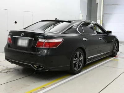 Lexus LS