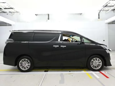 Toyota VELLFIRE  с аукциона в Японии