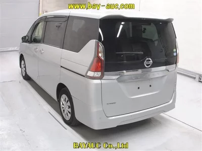 Nissan SERENA  с аукциона в Японии
