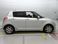 Suzuki SWIFT лот № 10121 оценка RA  с аукциона в Японии 2