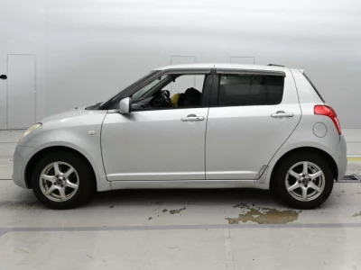 Suzuki SWIFT  с аукциона в Японии