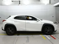 Lexus UX лот № 36099 оценка 4.5  с аукциона в Японии 2