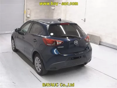 Mazda DEMIO  с аукциона в Японии