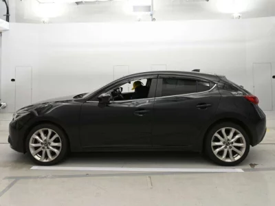 Mazda AXELA  с аукциона в Японии