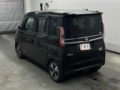 Nissan ROOX  с аукциона в Японии