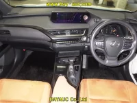 Lexus UX лот № 60047 оценка 5  с аукциона в Японии 5