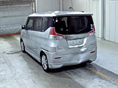 Mitsubishi DELICA D2