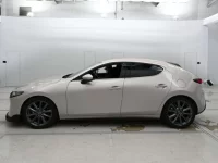 Mazda MAZDA3 лот № 33131 оценка 5  с аукциона в Японии 3