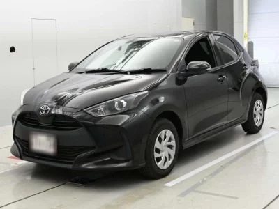 Toyota YARIS  с аукциона в Японии