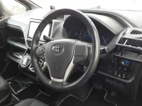 Toyota VOXY лот № 30004 оценка R  с аукциона в Японии 8