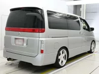 Nissan ELGRAND лот № 10205 оценка 4.5  с аукциона в Японии 1