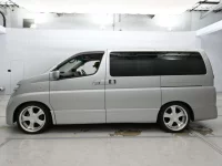 Nissan ELGRAND лот № 10205 оценка 4.5  с аукциона в Японии 3