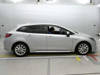 Toyota COROLLA TOURING лот № 30013 оценка 4  с аукциона в Японии 2