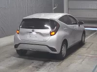 Toyota AQUA лот № 514 оценка RA  с аукциона в Японии 1